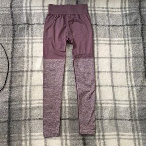 Purple seamless leggings
